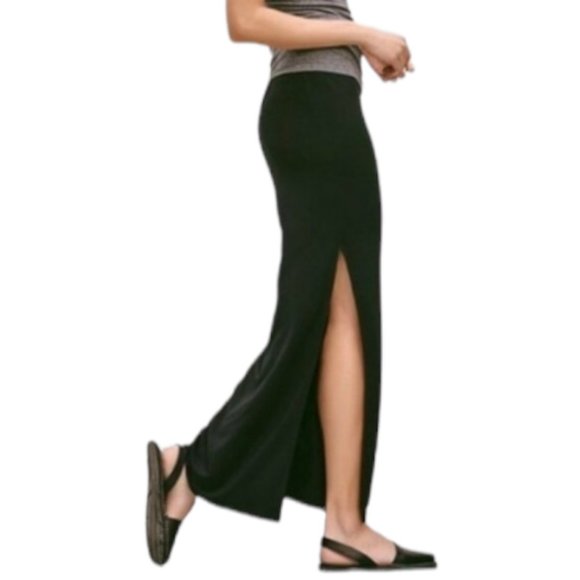 Aritzia Dresses & Skirts - Aritzia Babaton Rico Maxi Skirt